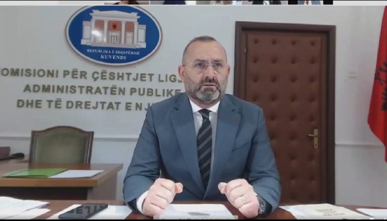 SHKARKIMI I PRESIDENTIT/ Meta nuk paraqitet tek Komisioni i Ligjeve. Manja: Nuk e di ça axhende më të rëndësishme paska…
