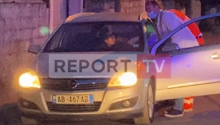 EKZEKUTIMI I EVEREST ÇAKËS/ Momenti dramatik kur bashkëshortja e plagosur përqafon viktimën në makinë (VIDEO)