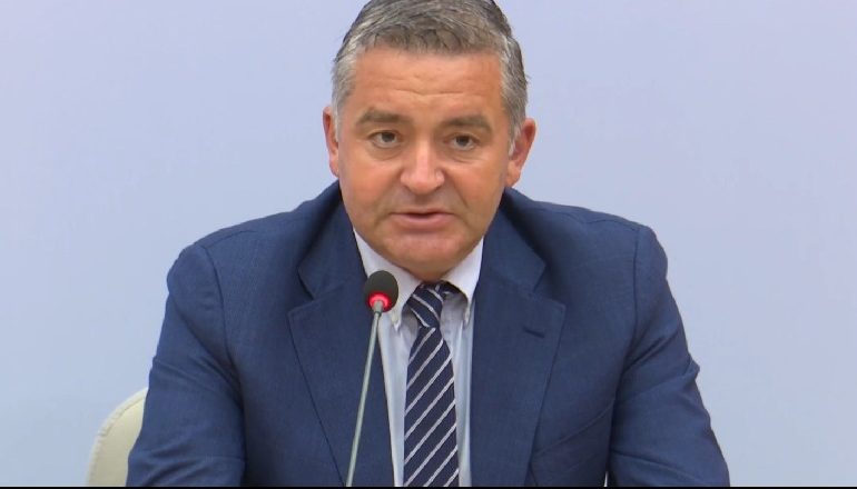 “KRIMI MJEDISOR…”/ Blendi Klosi: Sezoni turistik, garantimi i sigurisë dhe pastërtia 2 objektiva kyç