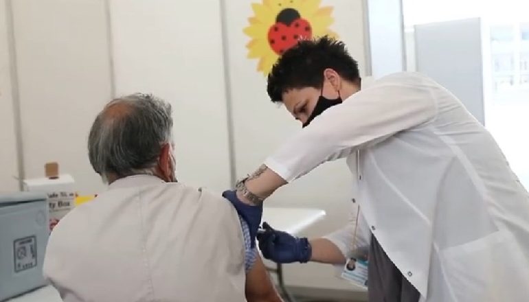 PUBLIKON VIDEON NGA PROCESI I VAKSINIMIT/ Rama: Nuk do të ndalemi derisa ta fitojmë…