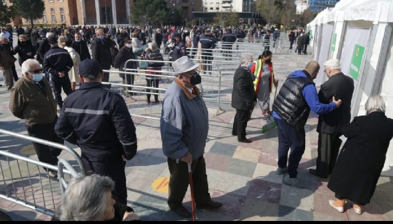 “SHQIPËRIA BUZËQESH”/ Mbi 4 mijë vaksinime sot, nga fillimi i fushatës janë bërë…