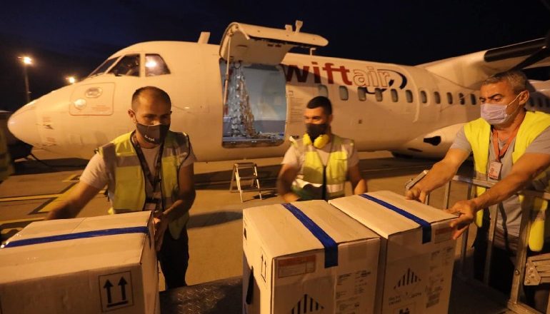 MBËRRIJNË 14040 PFIZER/ Manastirliu: Mbi 847 mijë doza vaksine kanë ardhur deri tani në Shqipëri, do të vijojë…