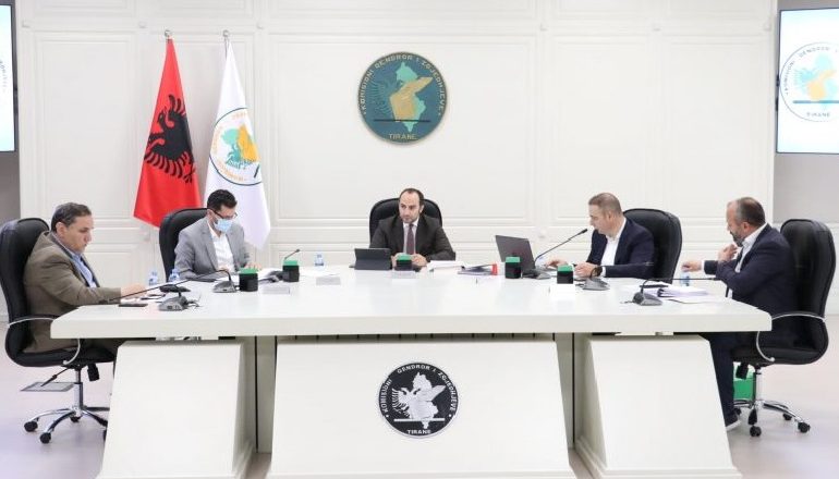 MBLIDHET SOT KAS/ Nis shqyrtimi i ankimeve për qarkun e Tiranës. Priten kryqëzimi i të dhënave të PEI për Durrësin dhe Shkodrën