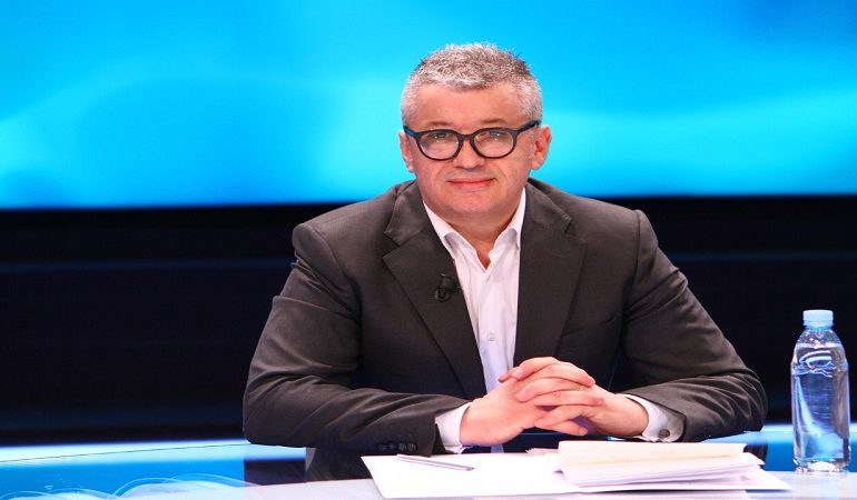 QENDRIMI I METËS NDAJ SEKRETARIT BLINKEN/ Peza: Demaskoi veten, shqiptarët popull pro-amerikan