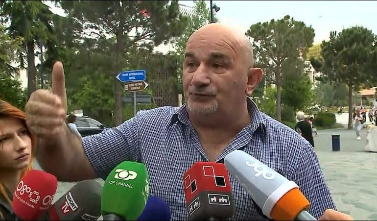 “NA KA KËRCËNUAR…”/ Zbulon vëllai i pronarit të agjencisë që tentoi vetëvrasjen, tregon emrat e policëve që i kanë bllokuar linjën e transportit