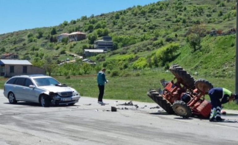PAMJE TË FRIKSHME/ Makina përplaset me zetorin në Korçë, shoferi…
