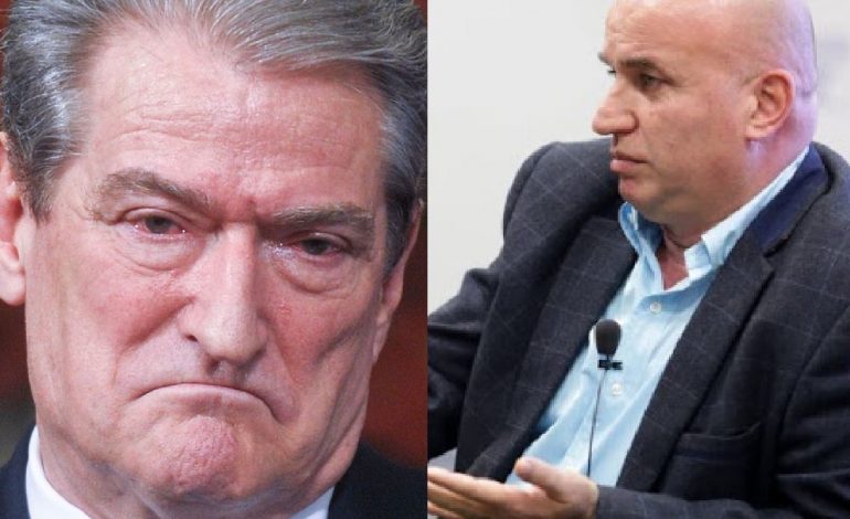 U SHPALL “NON GRATA”/ Mero Baze ironizon Berishën dhe i rendit krimet: Ka kohë boll se në pension je…