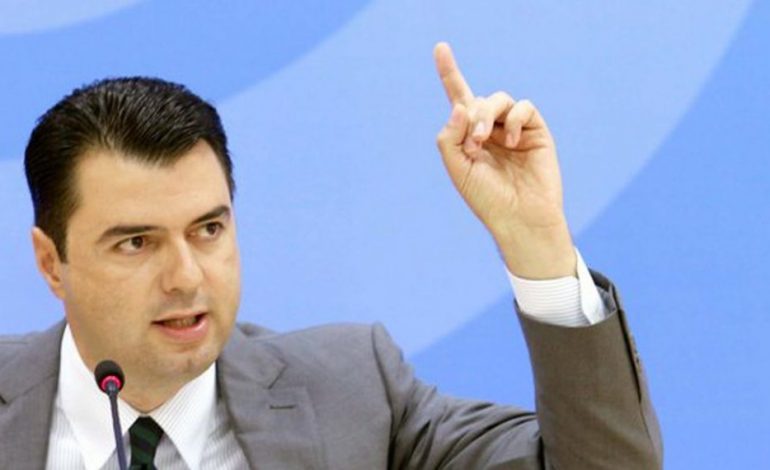 “BASTARD, DEBIL IK HAP KRAHUN”/ Demokratët ‘shpërthejnë’ kundër Bashës (FOTOT)