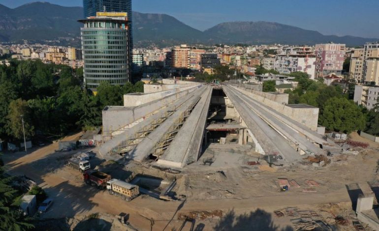 PAMJET/ Nis puna për transformimin e Piramidës në Tiranë