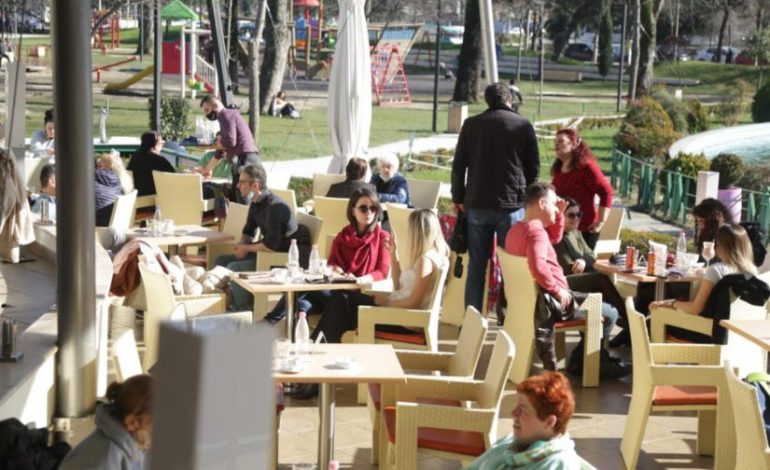 “SHQIPËRIA KA MË SHUMË MUNDËSI SE ANGLIA”/ Gazetari: Edhe shoqet angleze të vajzës sime duan të jetojnë këtu