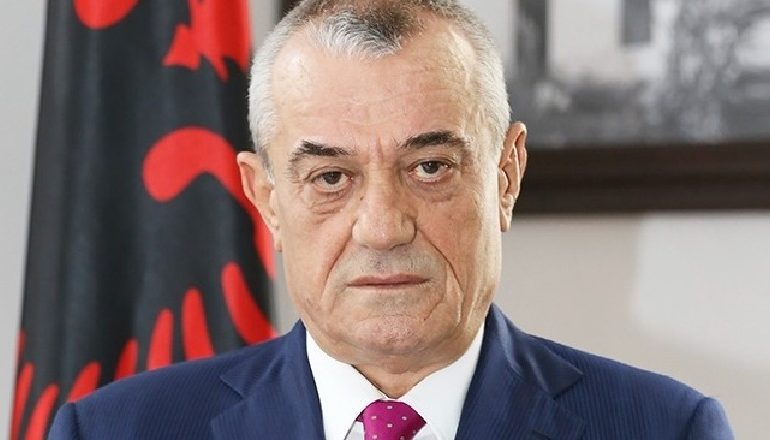 MESAZH PËR DITËN E DËSHMORËVE/ Ruçi: Përulem me respekt para patriotëve që dhanë jetën për mbrojtjen e lirisë…