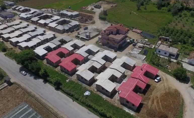 RINDËRTIMI NË NDROQ/ “A u bë siç e deshët?”, Rama BATUTA me banorët: Në gusht përfundon…
