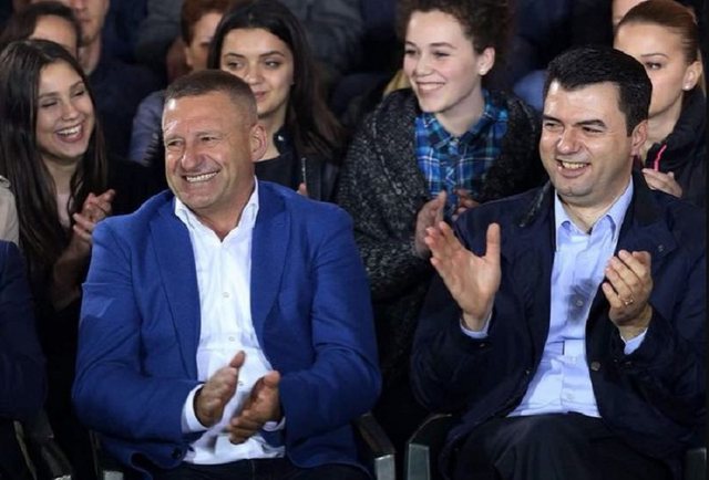 SHPËRTHEN Nard Ndoka dhe mbështet tezat e fundit: PD po shndërrohet më tepër në një parti islamike