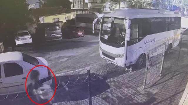 PAMJE TË RËNDA/ Gruaja hedh në kosh fëmijën e porsalindur: Babai im…
