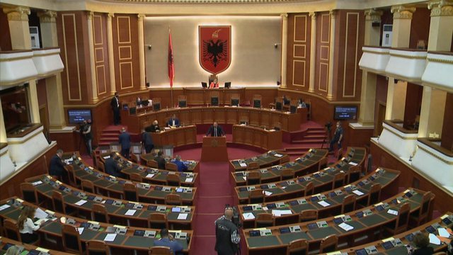 SHKARKIMI I METËS/ Kuvendi cakton datën e votimit të raportit