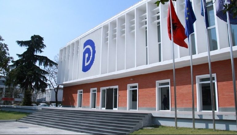 MBLIDHET SOT KRYESIA E PD-SË/ Pritet miratimi i 4 kandidatëve që sfidojnë Lulzim Bashën