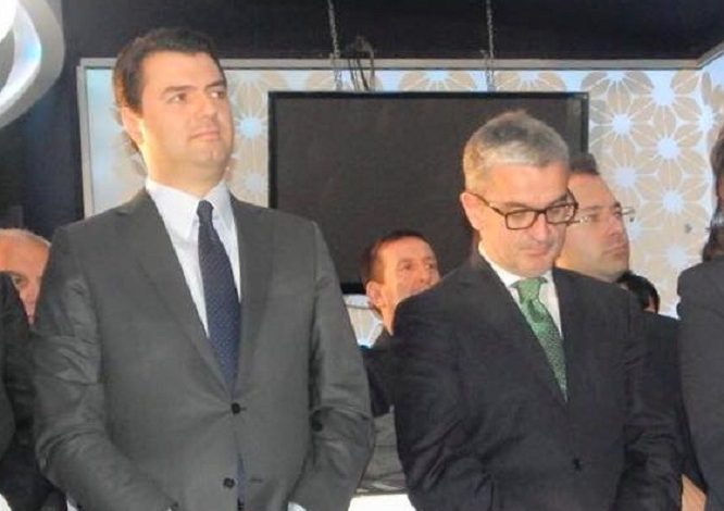 “RAMA NDJEHET KOMOD ME…”/ Analisti Shano: Po aq sa e duan demokratët Bashën, aq e duan dhe socialistët