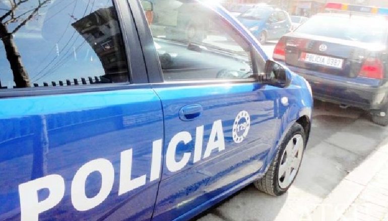 TENTOI TË KALONTE KUFIRIN ME DOKUMENTA FALSE/ Arrestohet në Durrës 21-vjeçari nga Kosova