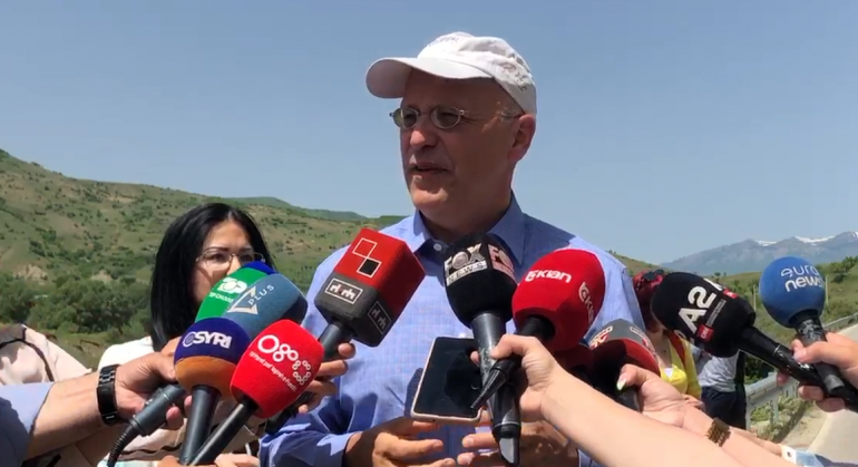 “NO KOMENT PËR BERISHËN”/ Ambasadori Zingraf: Qeveria gjermane mendon se kushtet janë plotësuar, pro çeljes së negociatave