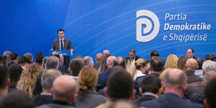 MBLEDHJA E KRYESISË/ Zbardhet fjala e Bashës: Po i duroj sulmet sepse besoj tek Shqipëria. Në PD ka vend…