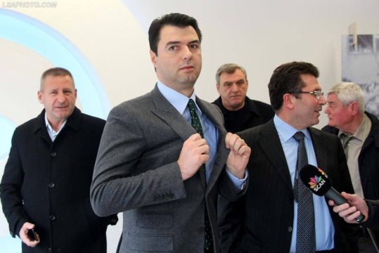SËRISH KRITIKA KUNDËR BASHËS/ Aleatët: Bëri fushatë individuale, të heqë dorë nga interesat e ngushta
