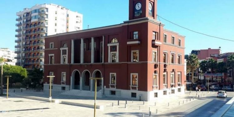 REAGIMI/ Bashkia e Durrësit u përgjigjet AKUZAVE: Shpërndarja e 13,7 milionë $ nisi që më janar 2020