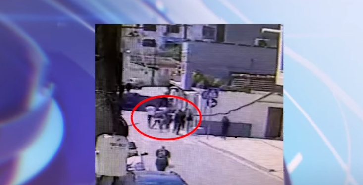 DALIN PAMJET/ Momenti kur 58-vjeçari i afrohet gruas me thikë dhe kallashnikov në Elbasan