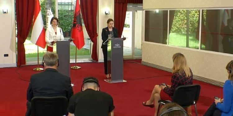 KOFERENCË ME MINISTREN AUSTRIAKE/ Xhaçka: Anëtarësisimi i vendeve të Ballkanit në BE duhet të përshpejtohet