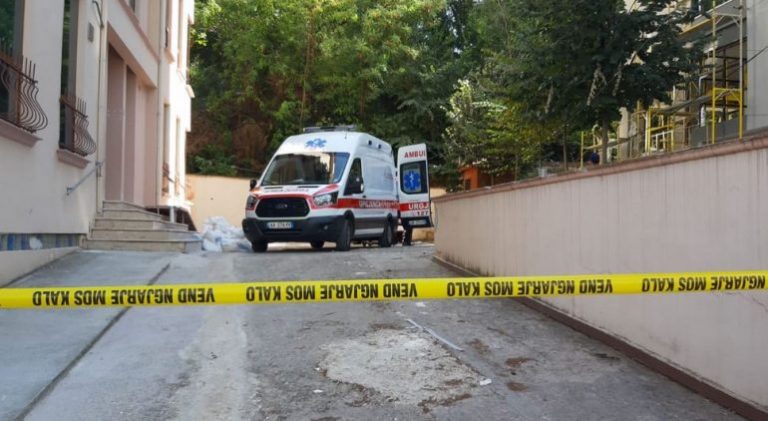 KONFLIKTI PËR MOTIVE TË DOBËTA/ Plagosi me armë pronarin e fasonerisë në Fushë-Krujë, arrestohet autori (EMRI)