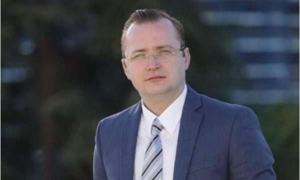 23 QERSHORI/ Ish-nënkryetari i FRPD: PD po shkon drejt shkrirjes! Garë false, patronazhistët po “filtrojnë” listën e anëtarësisë