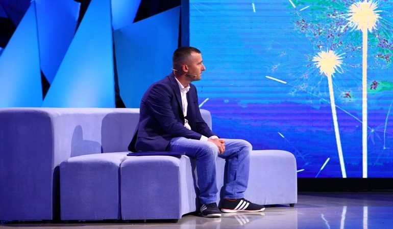 HISTORIA PREKËSE/ Nuk takohet me djalin prej 5 vitesh, babai ka një kërkesë për ish- vjehrrit: Më lini…