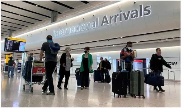 SHERR ME GRUSHA E SHKELMA NË LONDËR/ Përplasje masive në aeroport, 3 persona përfundojnë në spital (VIDEO)