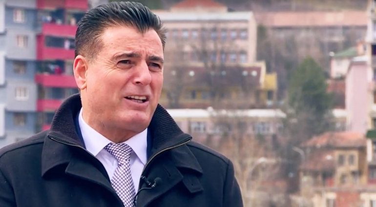 DEKLARATA QË SHKARKOI DREJTORIN/ “Sa të jem unë askush me shami nuk do punësohet në…”