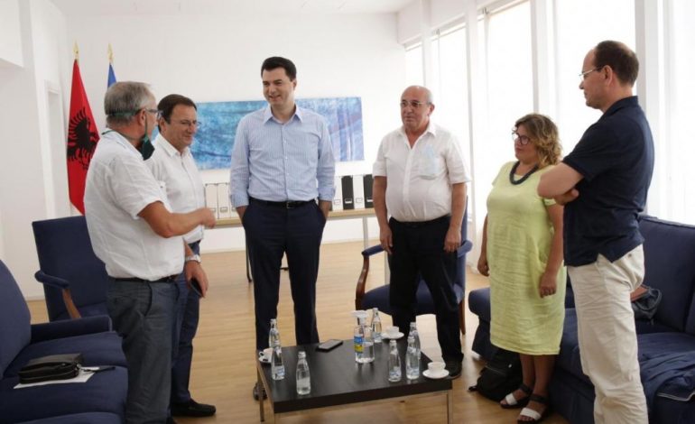 “PD, PARTI E VDEKUR”/ Besnik Mustafaj: Basha u tregua i pabesë e po përdor kamikazin Jemin Gjana
