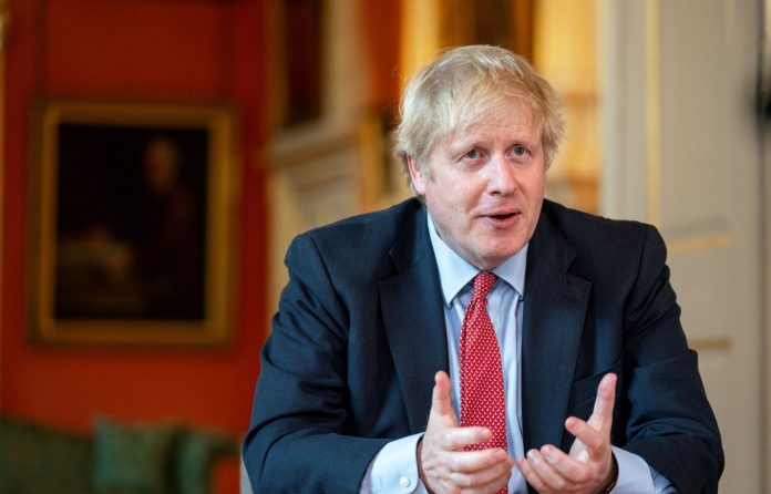 ARMËPUSHIMI MES IZRAELIT DHE PALESTINËS/ Kryeministri Johnson: Udhëheqësit të punojnë për të gjetur një zgjidhje të…