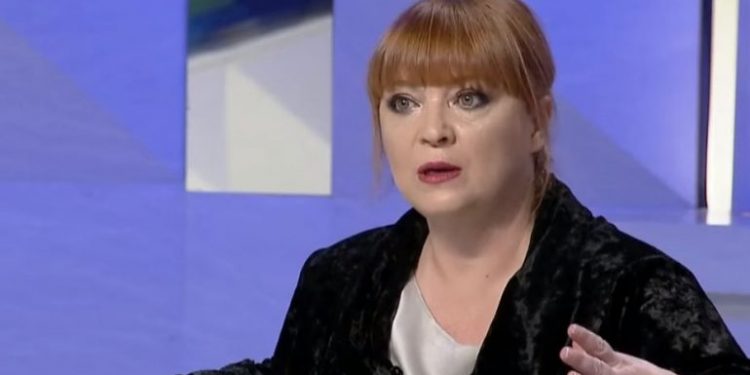 LËVIZJA “BASHA BOLL”/ Paralajmërimi i Edith Harxhi: Do të ketë surpriza pafund. Në 3 ditët e fundit…