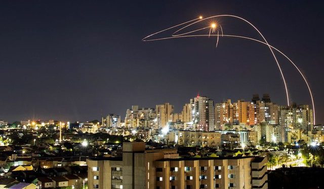 BOMBARDIMET E IZRAELIT NË GAZA/ Vriten 12 persona në një kamp refugjatësh, mes tyre nëna me 3 fëmijët