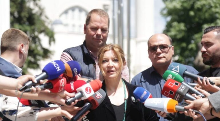 FAKSIMILE/ “Non Grata” e Berishës dhe ç’do të thotë futja në lojë e Edith Harxhit në garë për kreun e PD