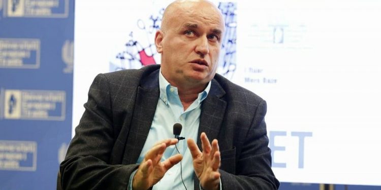 PËRPLASJET BRENDA PD/ Baze: Poshtërimi që po i bëhet Dules është në kufijtë e racizmit