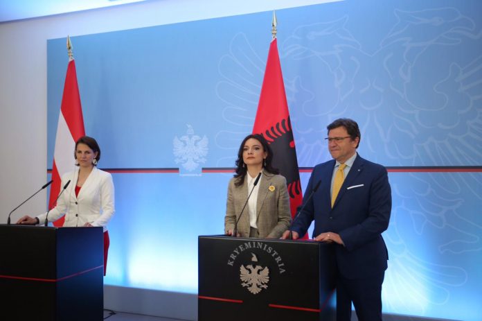 ANËTARËSIMI I SHQIPËRISË NË BE/ Kryenegociatori Mazi: Po punohet fort për konferencën e parë ndërqeveritare…