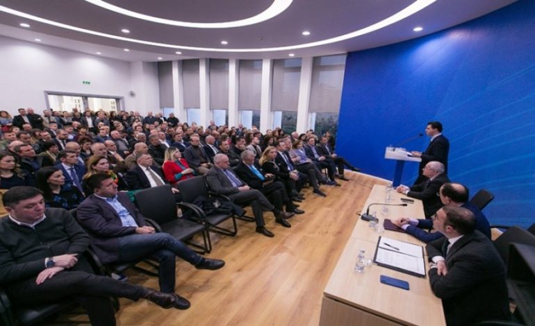 ZBARDHET DEBATI BRENDA PD/ Vokshi: Përse të mos jetë Agroni dhe Editi? Çollaku: S’ka vend për ata që promovohen…