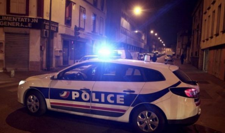 E RËNDË NË FRANCË/ Shqiptari masakron me thikë të dashurën e tij në sy të vajzës 4 vjeçe, arrestohet pas disa orësh
