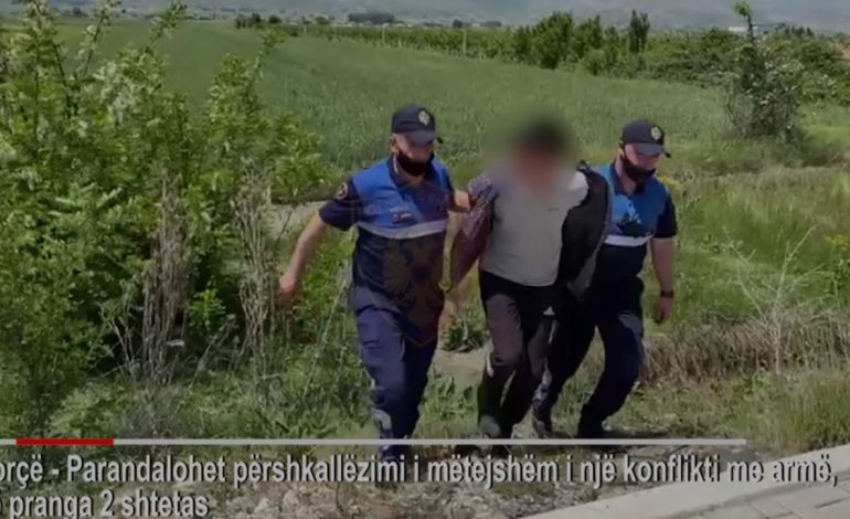 QËLLUAN ME ARMË DREJT LOKALIT PAS KONFLIKTIT ME PRONARIN/ Arrestohen dy korçarët (EMRAT)