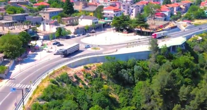 “E BUKURA E RRUGËS…”/ Rama publikon VIDEON e veçantë nga Tepelena