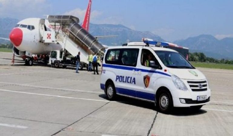 KAPEN 9 PERSONA NË RINAS/ 6 prej tyre tentuan të kalonin kufirin me test të falsifikuar covid-i