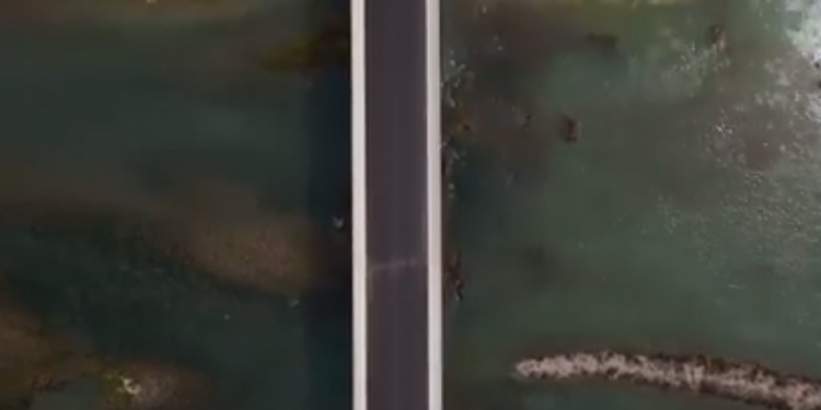 “JU UROJ DITË TË MBARË…”/ Rama publikon VIDEO nga punimet në rrugën e Arbrit
