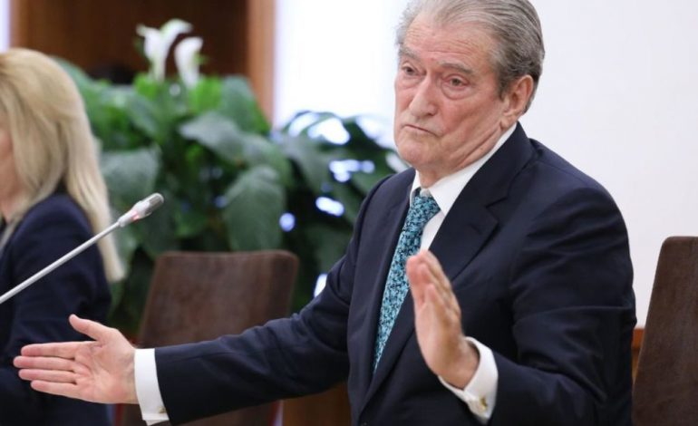 U SHPALL “NON GRATA” NGA SHBA/ Sali Berisha mund të kërkojë azil në Francë, nëse i hapen “dosjet” në Shqipëri