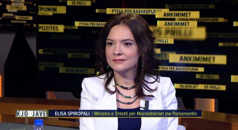 “HOQI VETEN ME SJELLJEN E TIJ”/ Spiropali: Ka ardhur koha që presidenti të mos mbajë më turpin që la pas