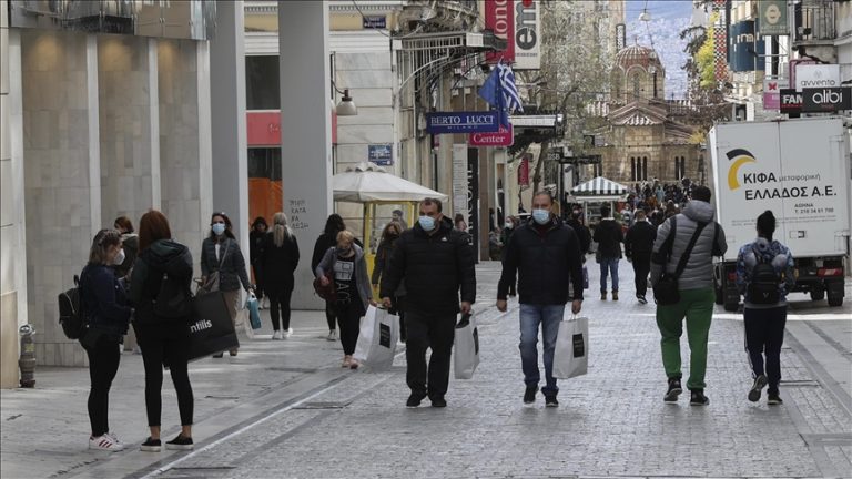 BIEN SËRISH SHIFRAT NË GREQI/ 55 viktima dhe 2 mijë e 167 raste të reja nga COVID-19