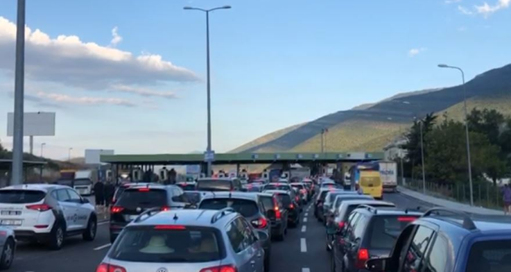 RRITJA E TEMPERATURAVE/ Ja sa turistë nga Kosova vizituan Shqipërinë vetëm këtë fundjavë